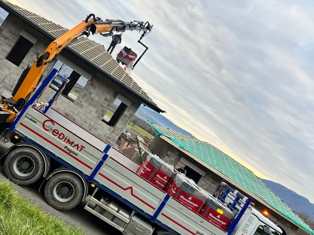 Immeuble de logements collectifs neufs en fin de chantier